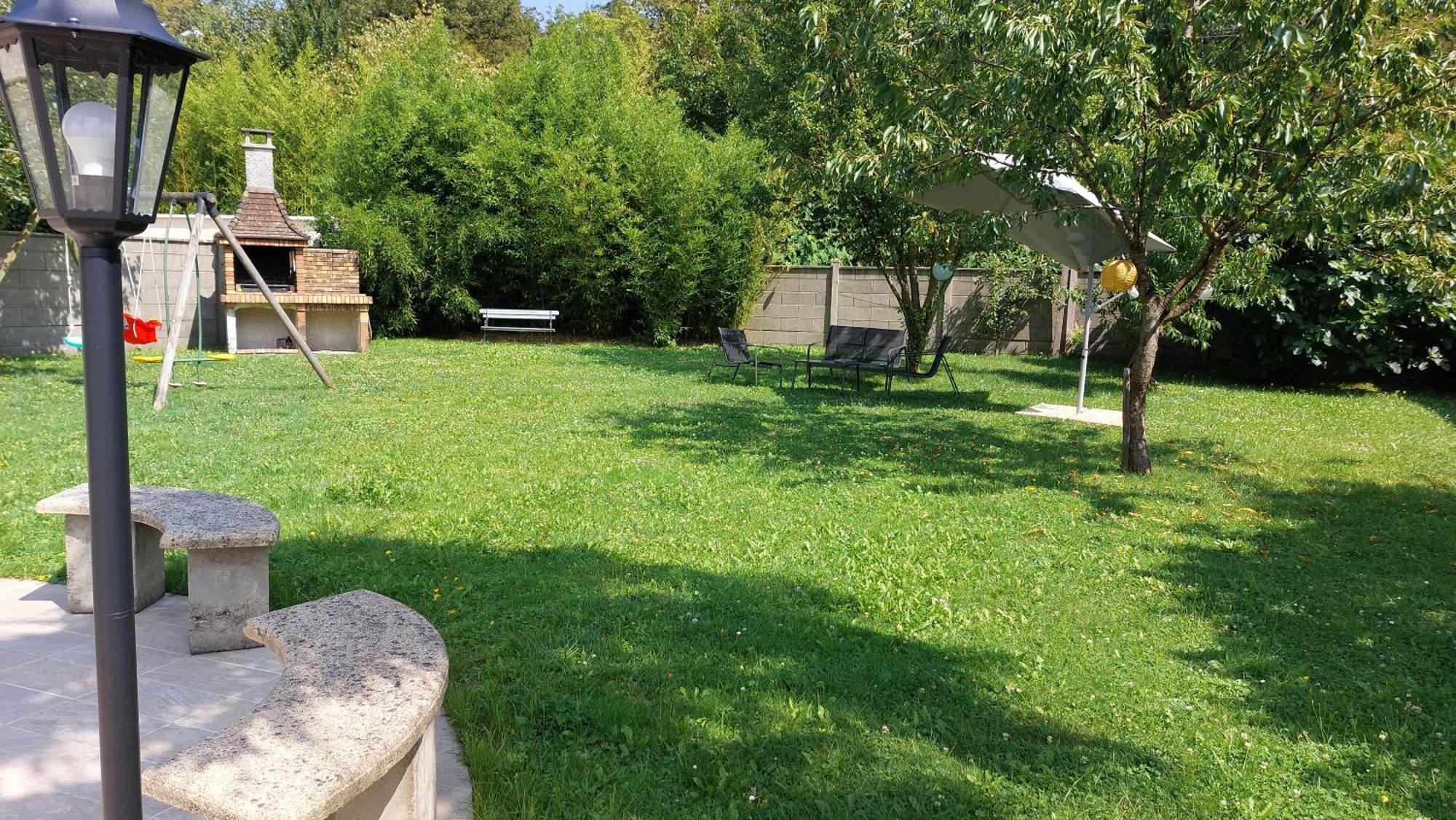 La Coccinelle Holiday home Ozoir-la-Ferriere